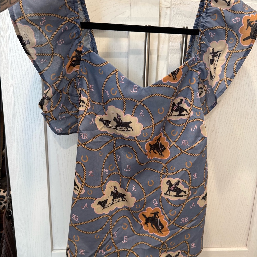 2 Fly Co flutter sleeve top - Picture 5 of 5